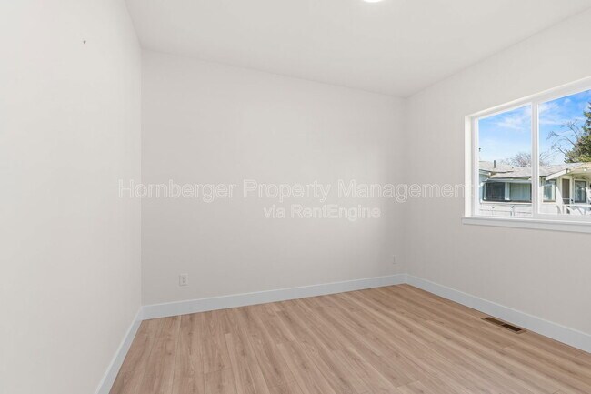 Building Photo - 222 N Sargent Rd