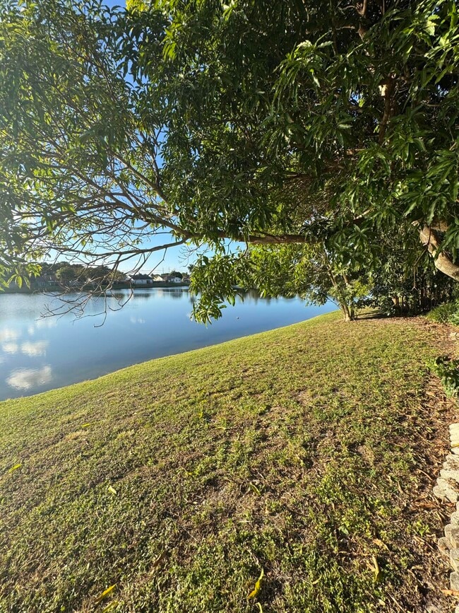 Building Photo - 1371 Thornbank Ln