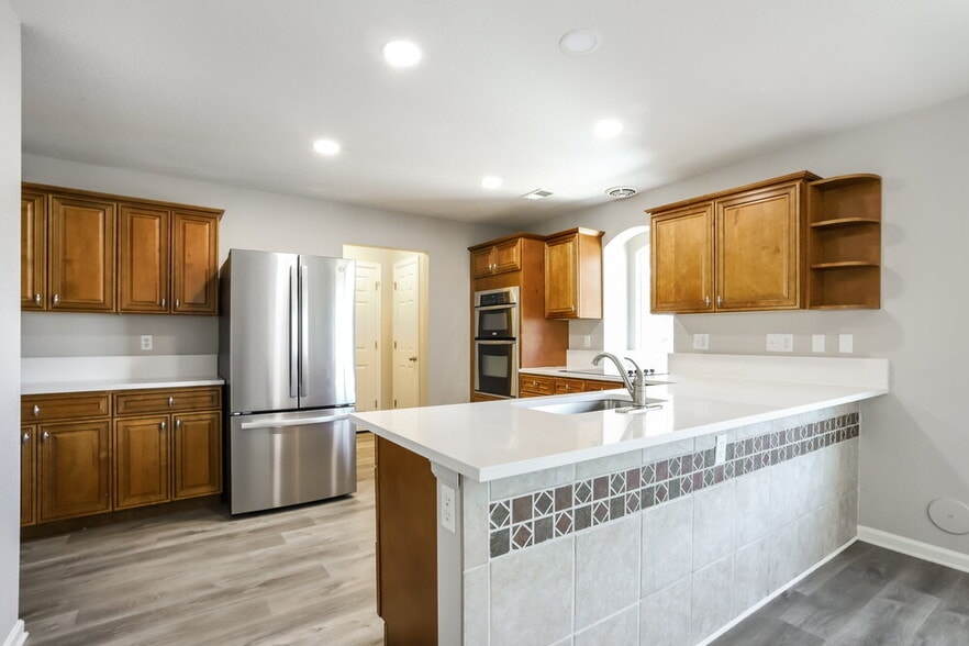 Building Photo - 2235 Coach House Loop