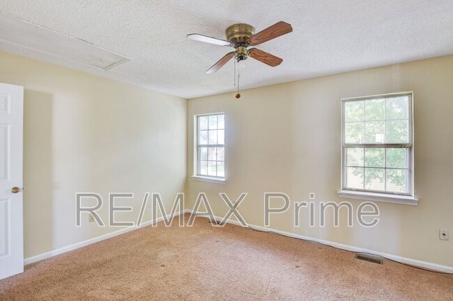 Building Photo - 4705 White Tail Ct