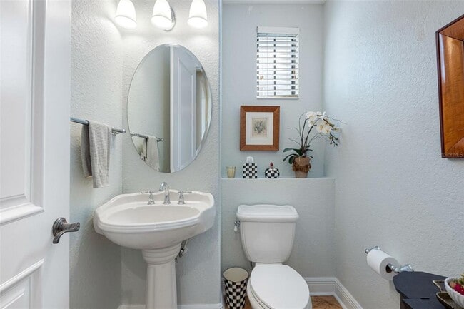 Building Photo - 6012 Yeats Manor Dr