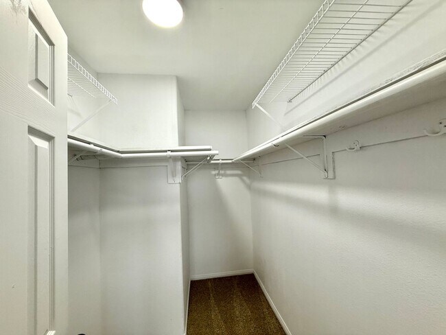 Building Photo - Cozy Renovated Townhome in Gardena!