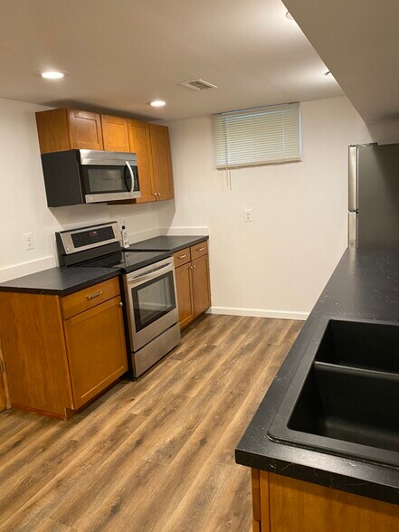 Building Photo - 421 N Hammonds Ferry Rd