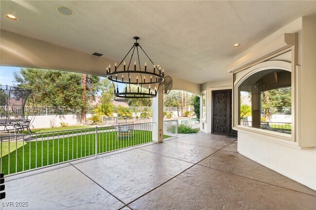 Building Photo - 2272 Coral Ridge Ave