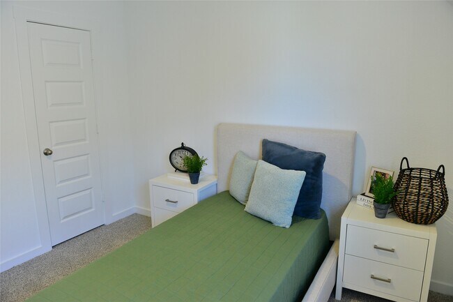 Building Photo - 31719 Carlisle Cv Ct