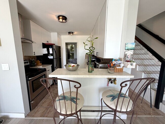 Building Photo - Furnished Malibu Condo Just Minutes from Pepperdine