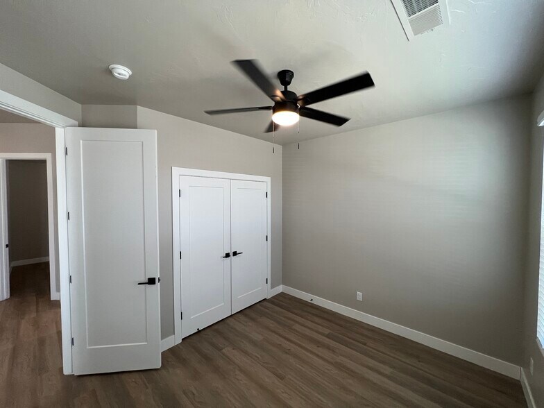 Building Photo - 2213 W 320 S