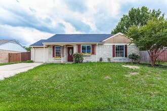 Building Photo - 2402 Villanova St