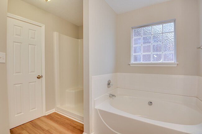 Building Photo - 7640 Pleasantville Way