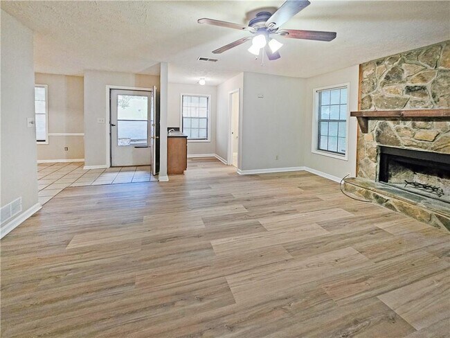 Building Photo - 2752 Northwood Ct