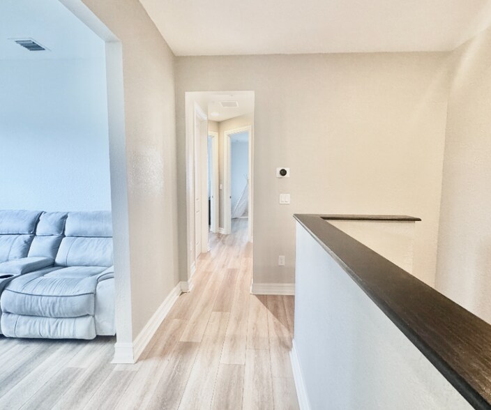 Building Photo - 1423 SW 115th Ave