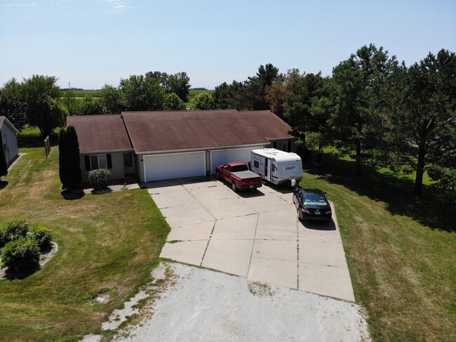 Building Photo - 226-228 Haws Dr.