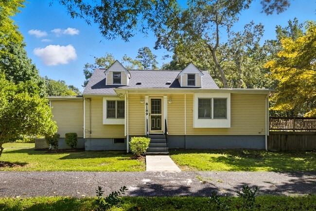 Building Photo - 8189 Old Mill Rd