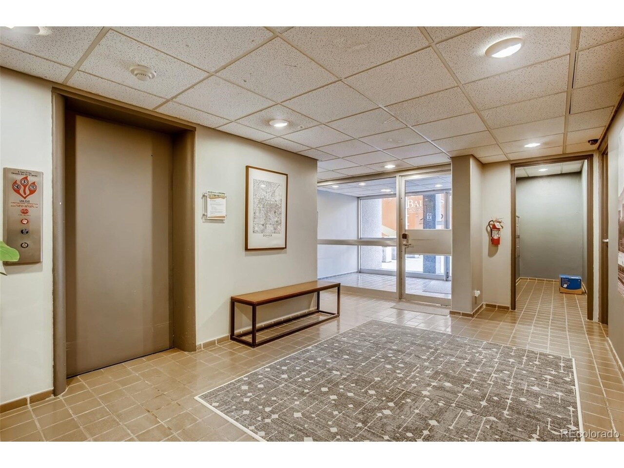 Building Photo - 1050 N Corona St