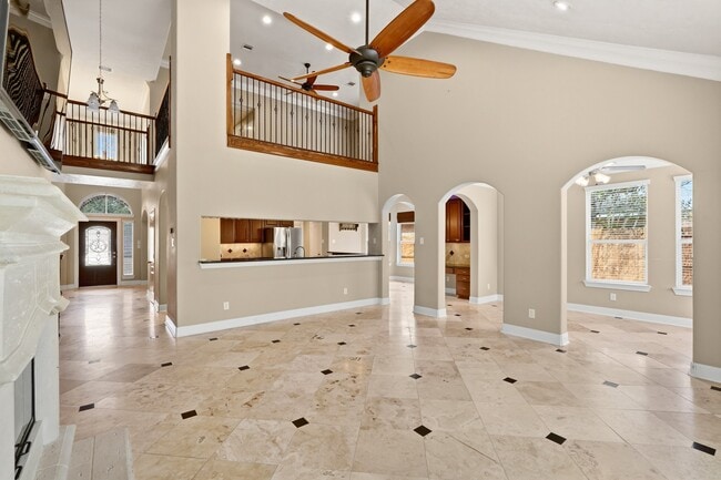 Building Photo - 2702 Pine tr