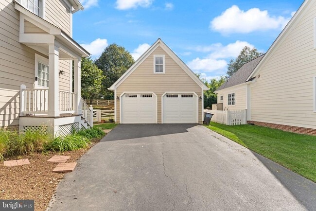 Building Photo - 708 Irvine Bank Ln