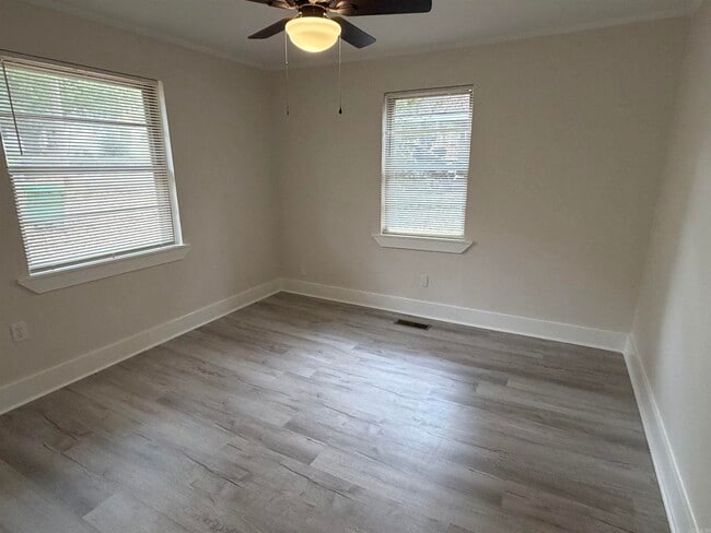 Building Photo - 809 Palmer Ave