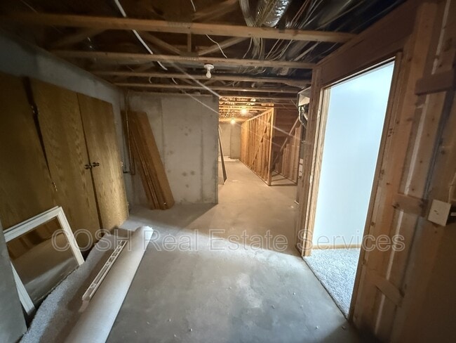 Building Photo - 816 S Longbranch Dr