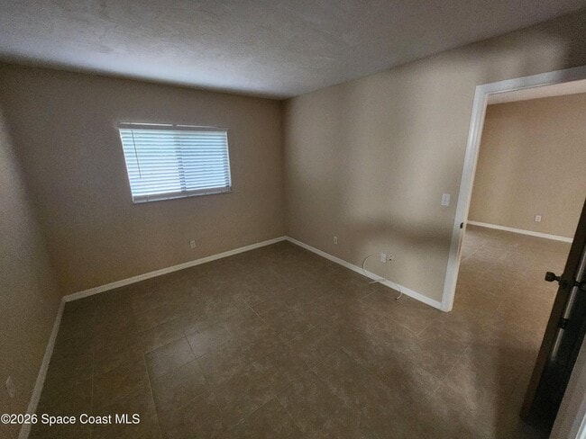 Building Photo - 1602 University Ln