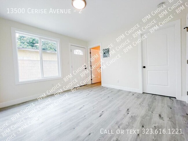 Building Photo - 13500 Cerise Ave