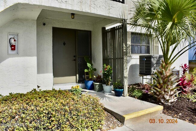 Building Photo - 15 Cartagena Ct