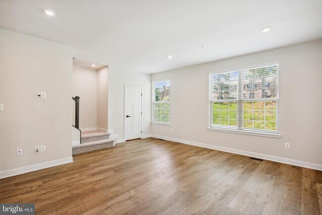 Building Photo - 19753 Grn Vlg Dr