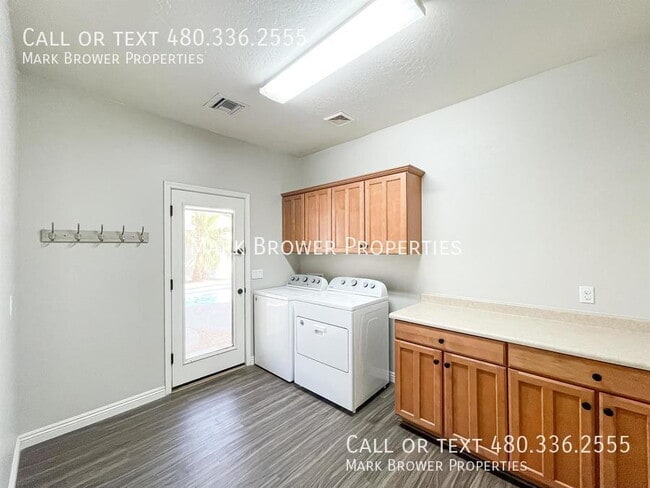 Building Photo - 1181 E Hawken Way