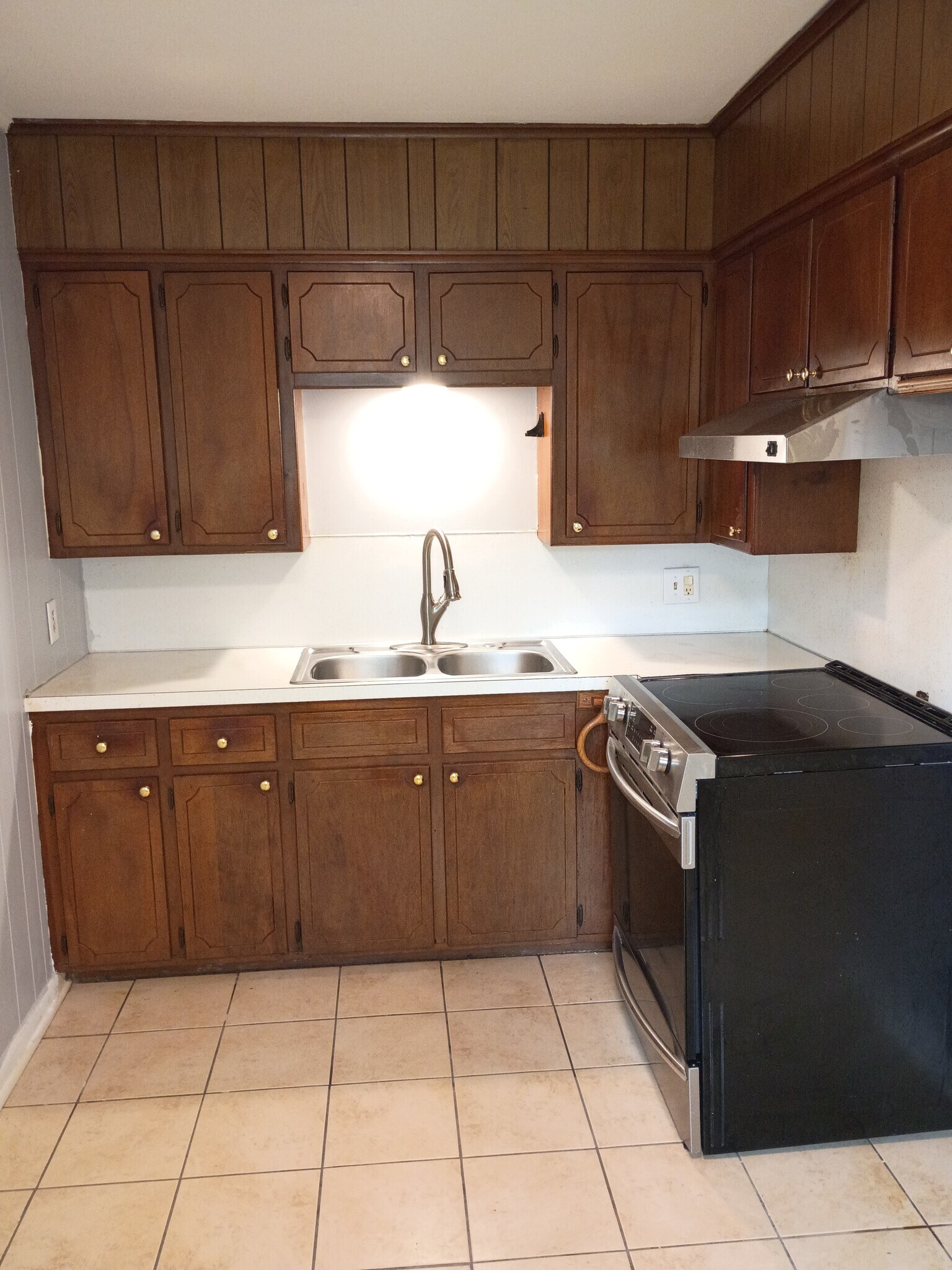 Kitchen - 1714 S 28th St