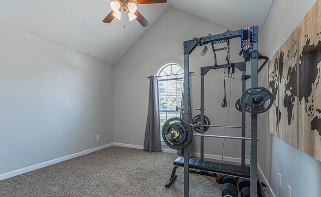 Building Photo - Welcome to Serenity at its finest!!