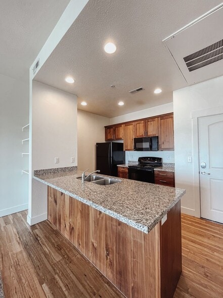 Interior Photo - Kay's Crossing