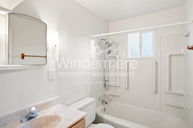 Building Photo - ***COMING SOON***Darling 2 bedroom, 1 bath Home In Spokane