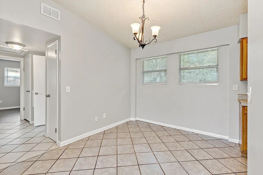 Building Photo - 1938 Monteau Drive