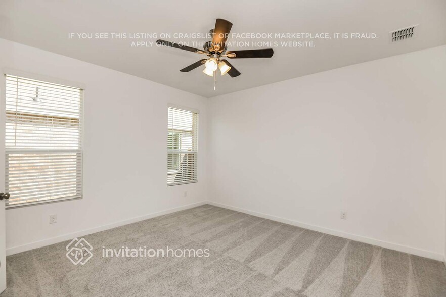 Building Photo - 325 Sedalia Trl
