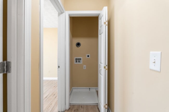Building Photo - 3 Bedroom Townhome in Stonecrest!