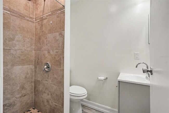 Building Photo - 5328 Lantana St