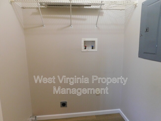 Building Photo - 3751 Summerlee Rd