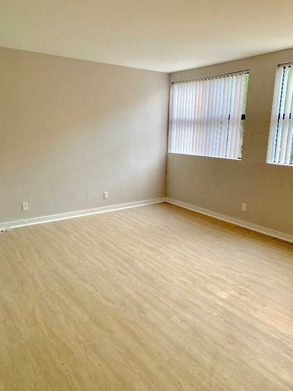 Building Photo - 1600 Camden Ave