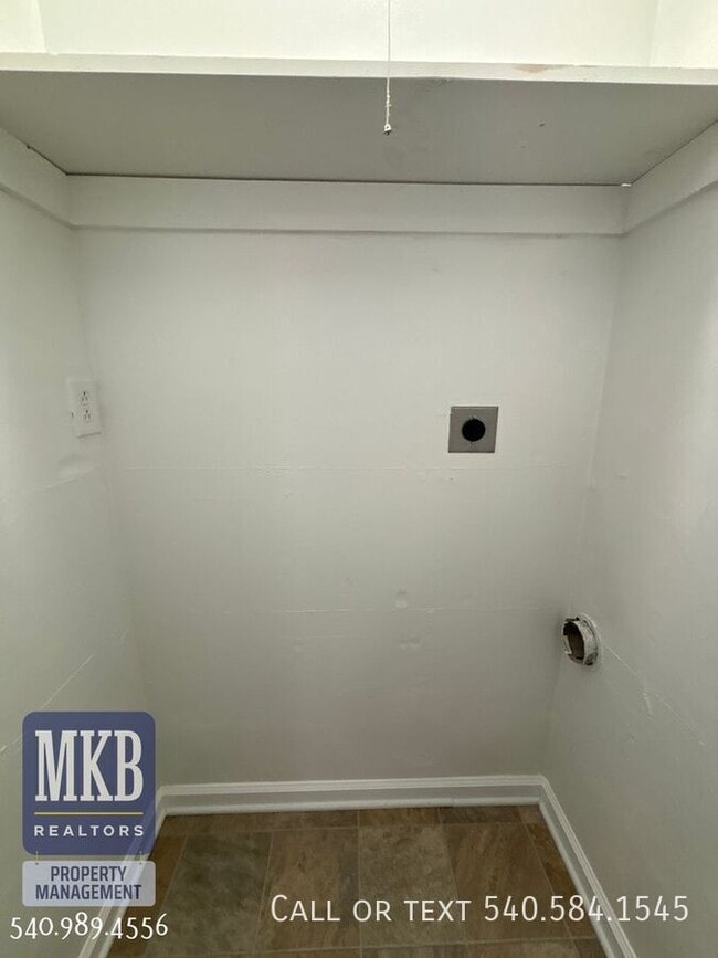 Building Photo - 1227 Ruddell Rd