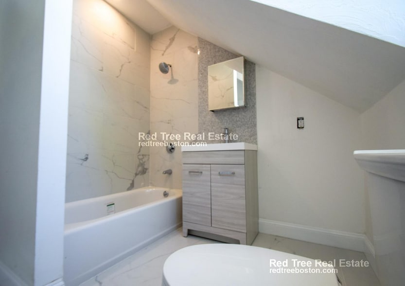 Building Photo - 36 Cedar St