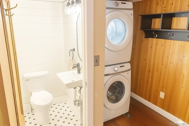 Building Photo - 269 Old Rte 304