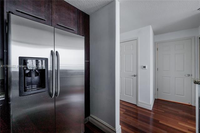 Building Photo - 6515 Collins Ave