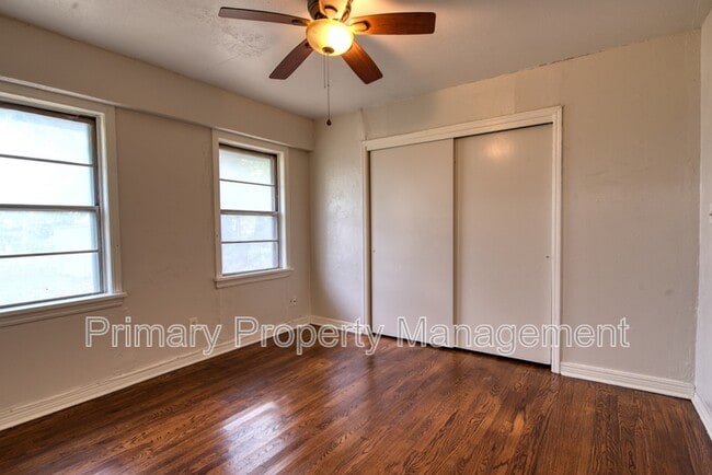 Building Photo - 3004 Somerset Pl