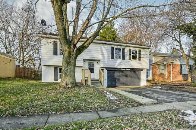 Building Photo - Check out this beautiful and spacious home.  Located in Irvington with access to Warren Twp schools.
