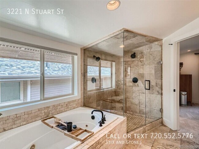 Building Photo - 3221 Stuart St