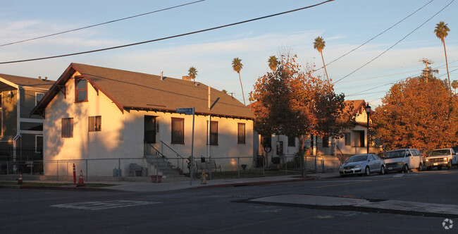 Building Photo - 200-210 1/2 N Avenue 58