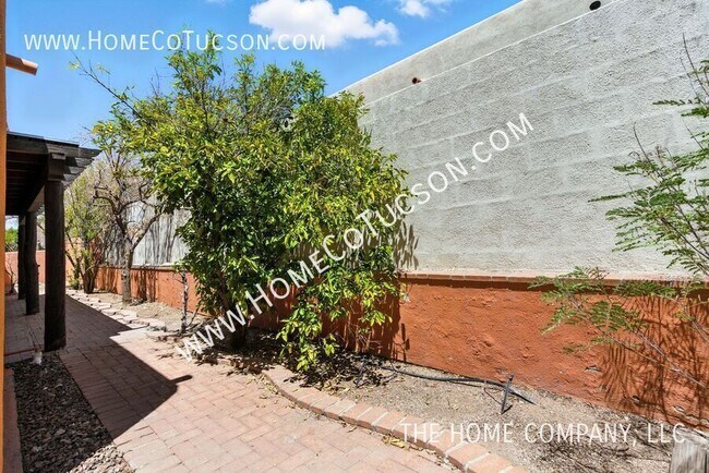 Building Photo - 1921 S Doubletree Ln