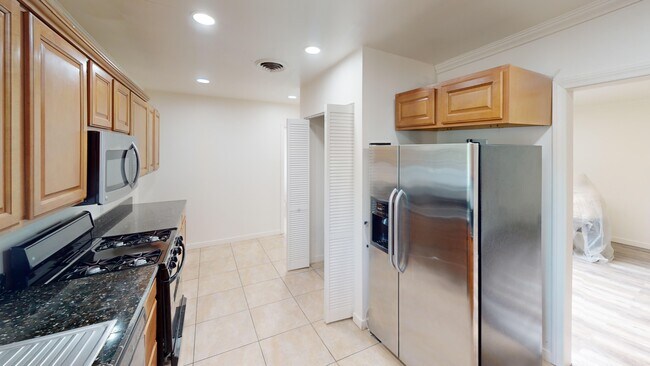 Building Photo - 4933 63rd St