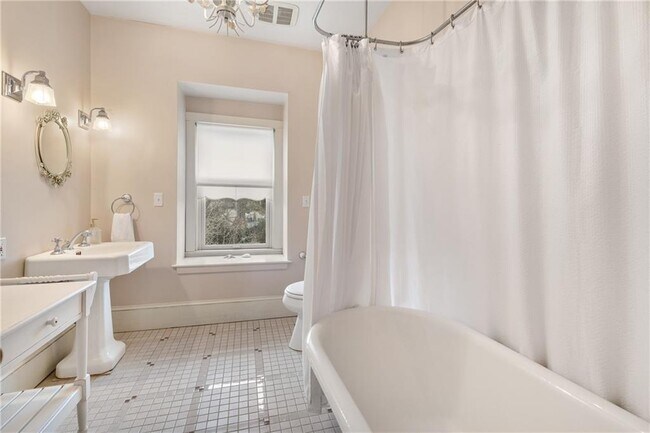 Building Photo - 287 Gibbs Ave