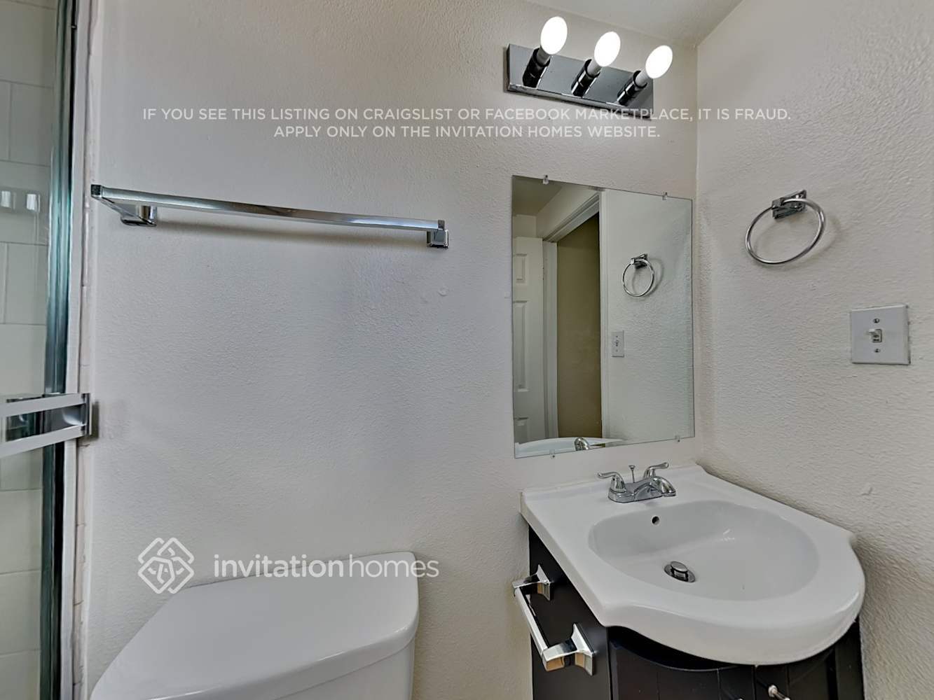 Building Photo - 4102 N 71st Ln