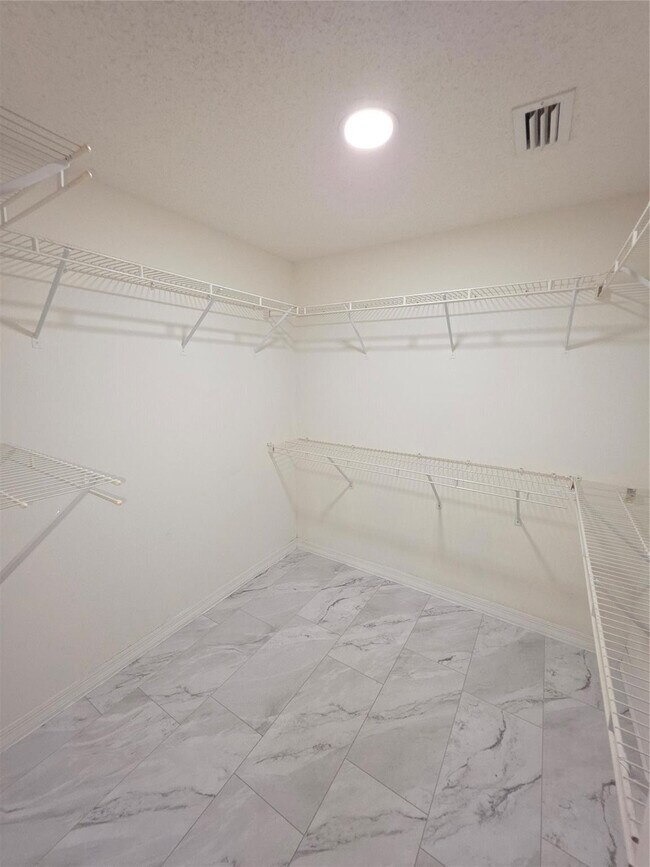 Building Photo - 9470 Tangerine Pl